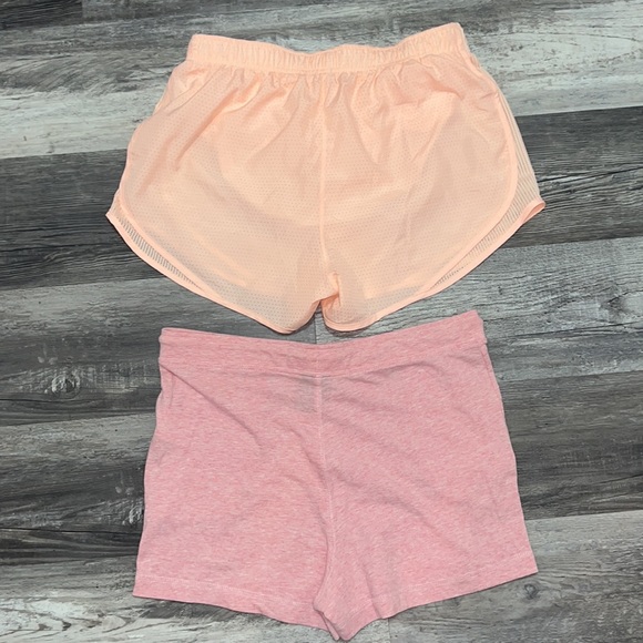 Two Pair of Nike Shorts Size Large - Picture 2 of 6